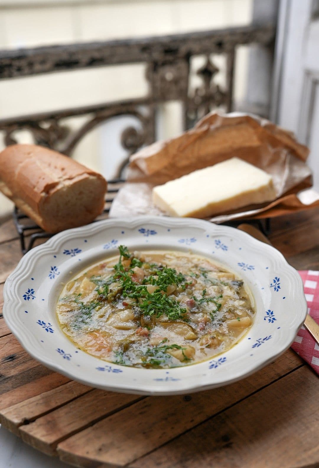 Ribollita met pastinaak, raap en boerenkool