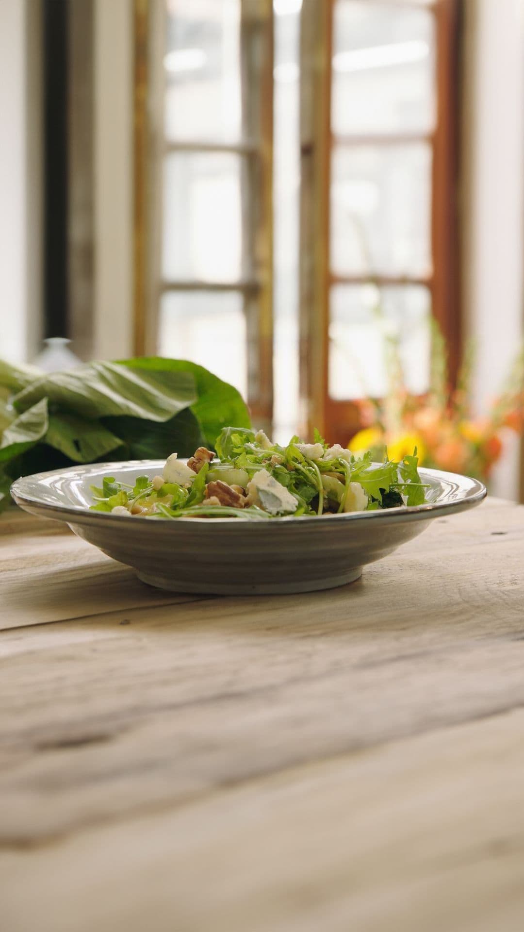 Penne met paksoi, blauwe kaas en noten