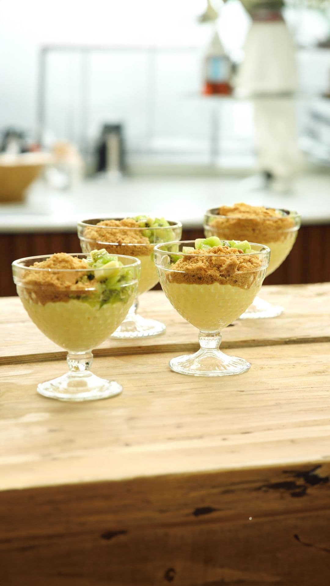 Pudding met limoen en tartaar van kiwi