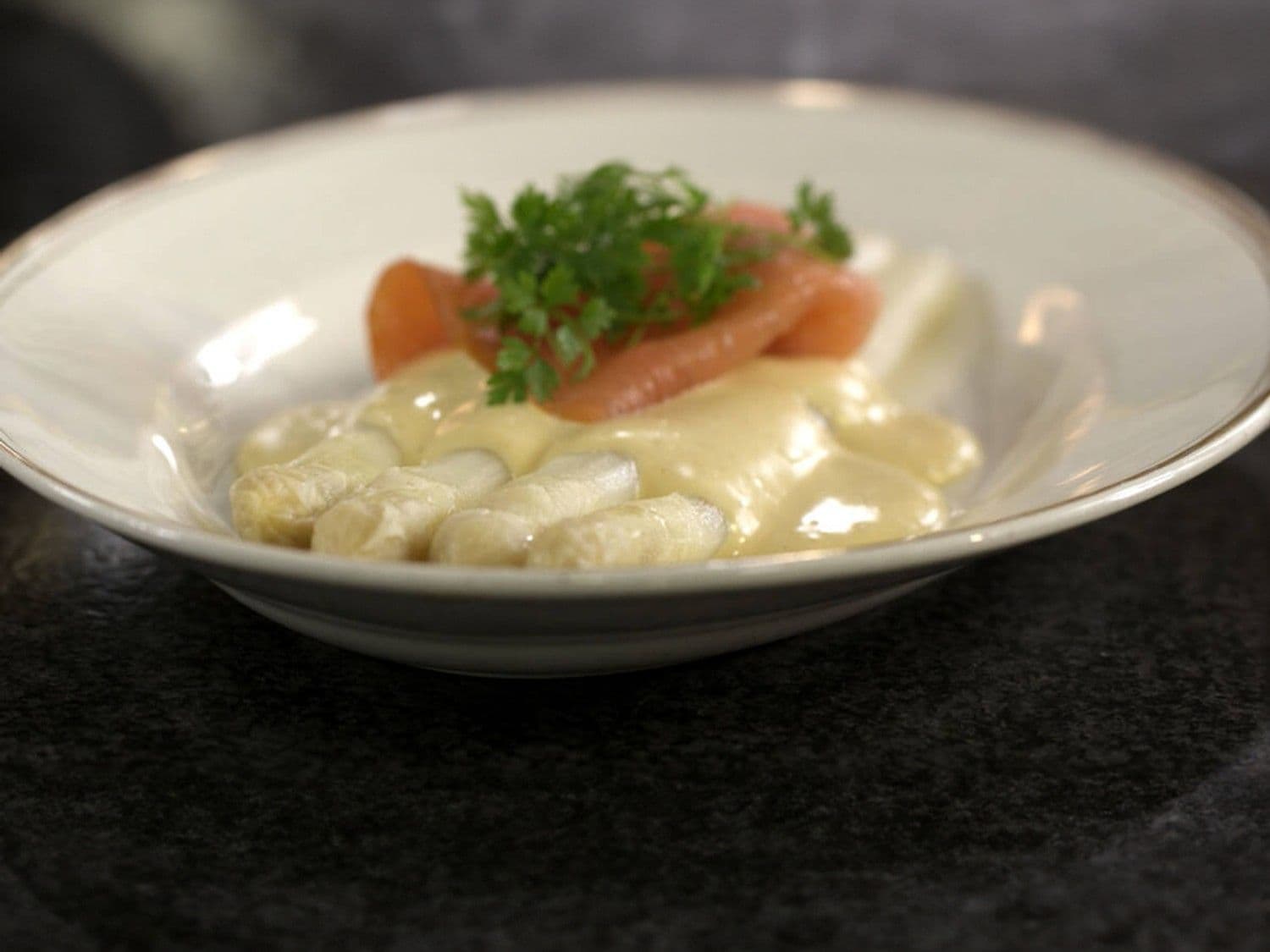 Asperges met gerookte zalm