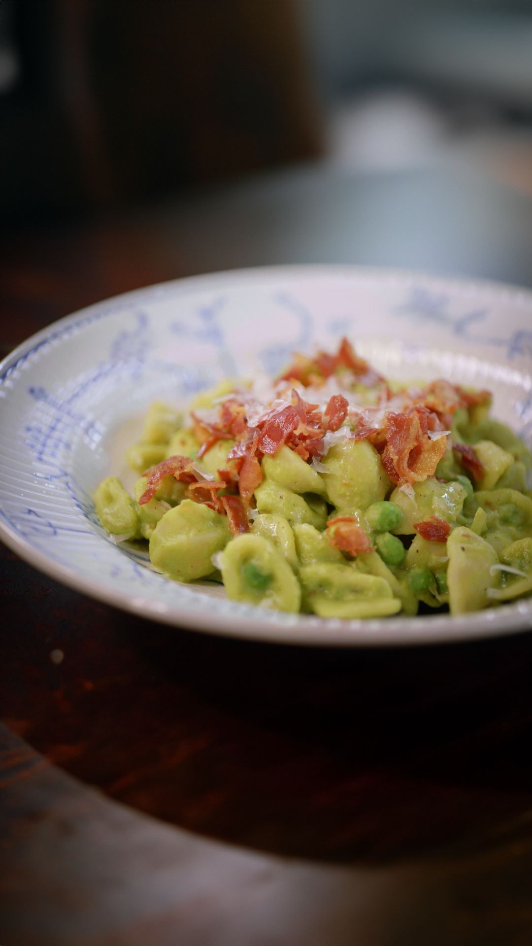 Orecchiette met erwten, pancetta en pecorino