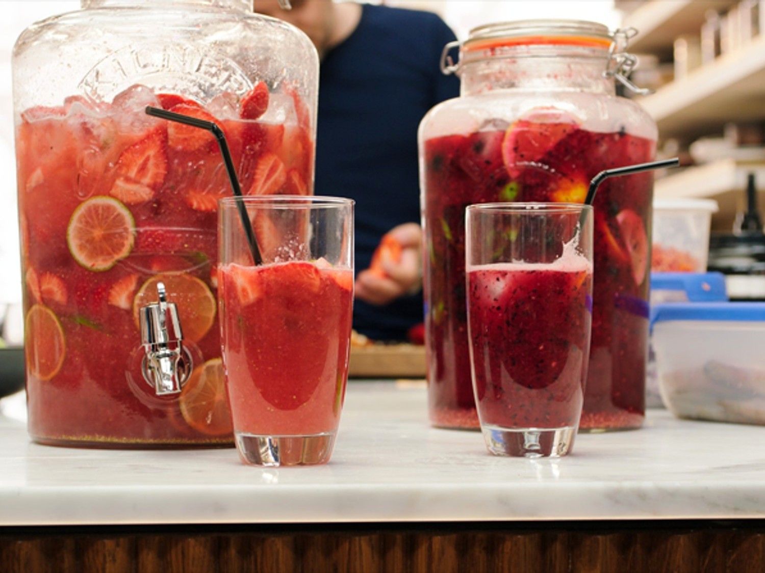 Aardbeien- en frambozenlimonade