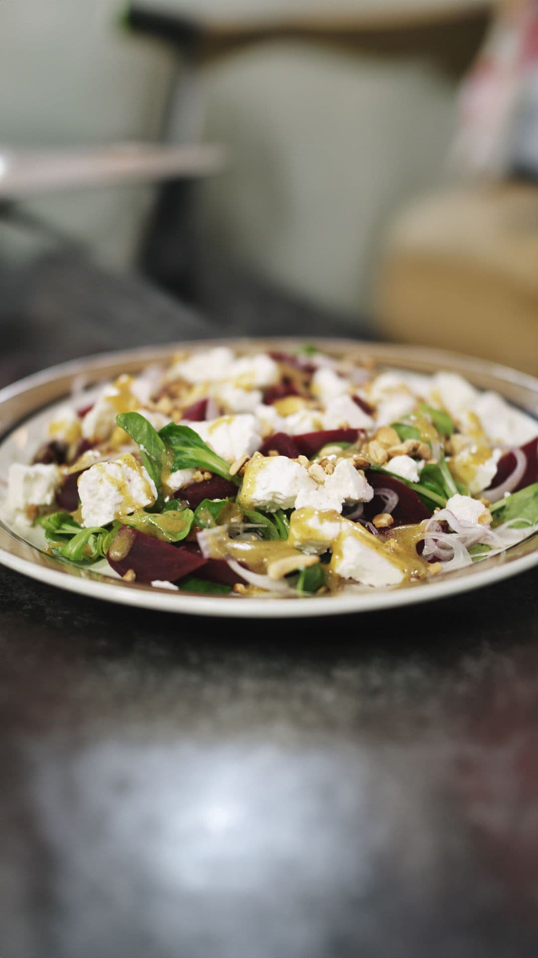 Salade van rode biet, veldsla en feta 