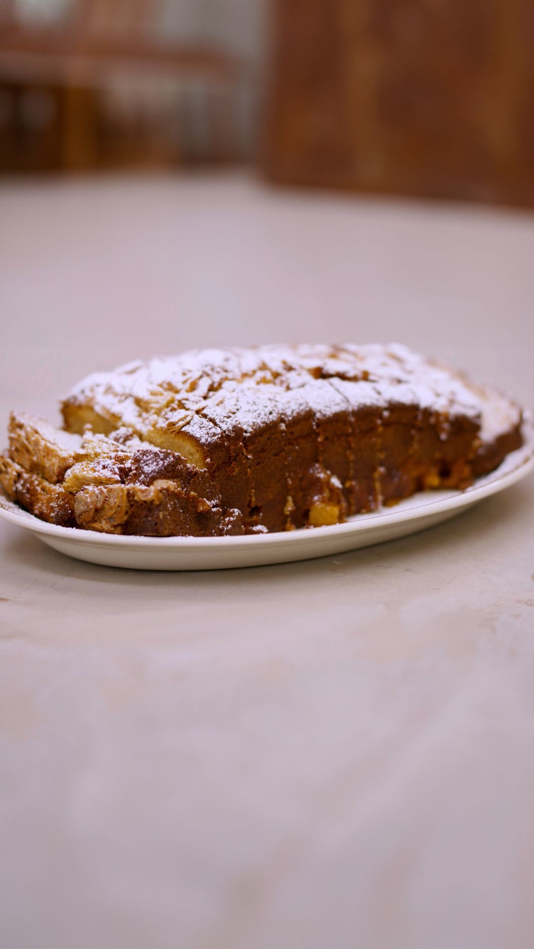 Ananascake met amandelnoten