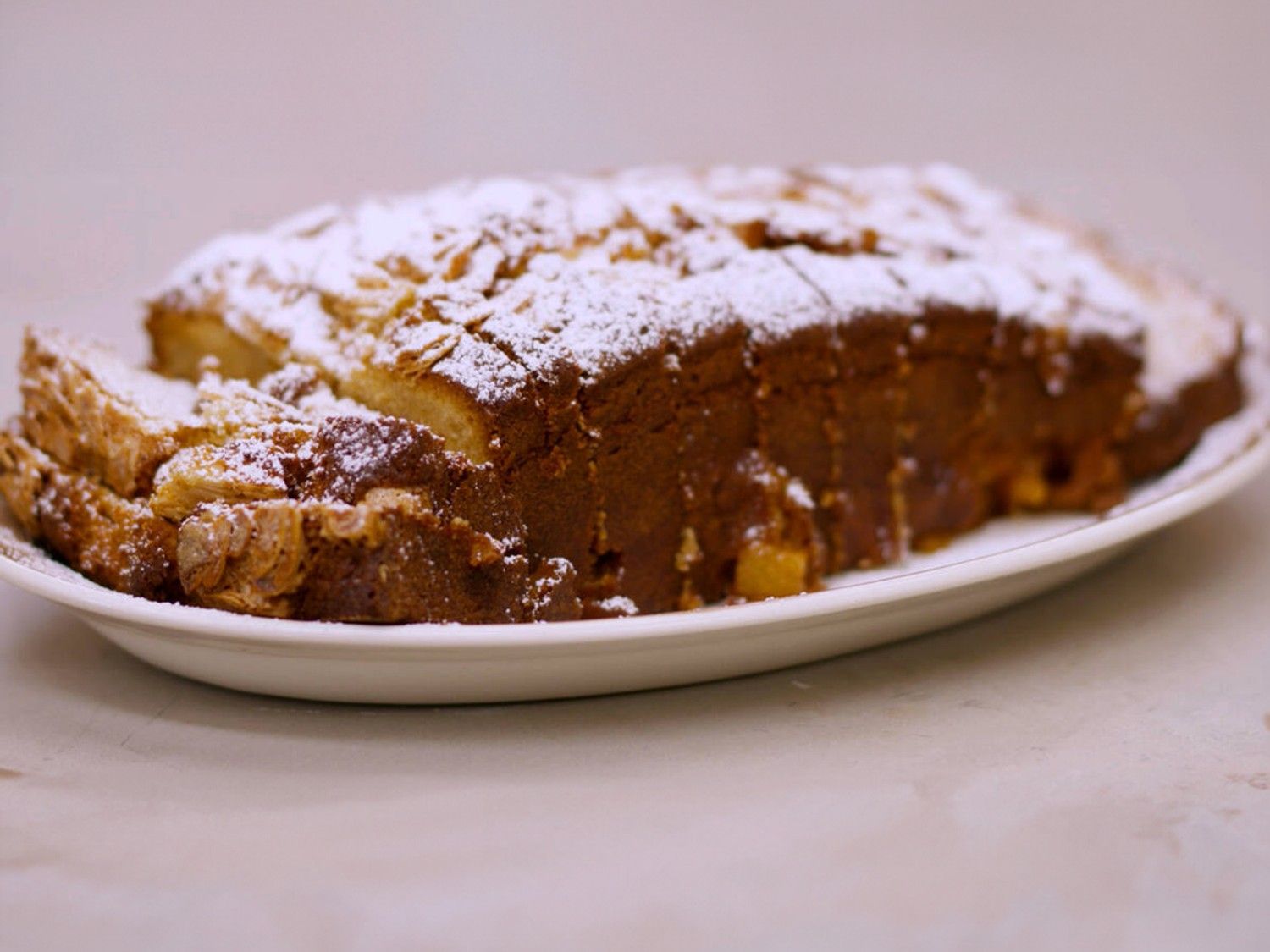 Ananascake met amandelnoten