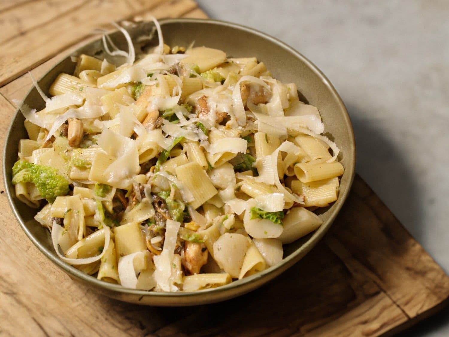 Rigatoni met wintergroenten en boschampignons