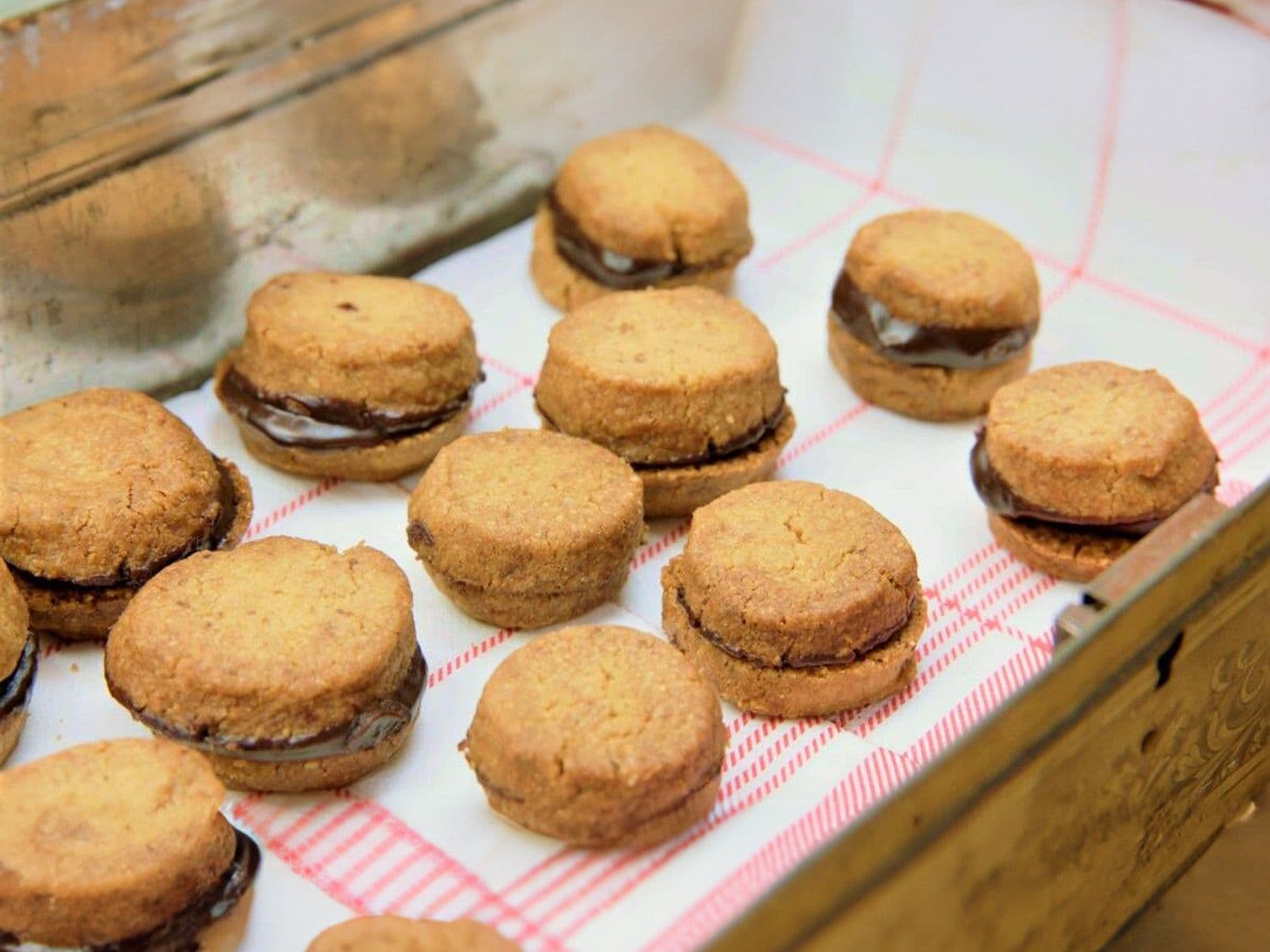 Hazelnootkoekjes met praliné ganache