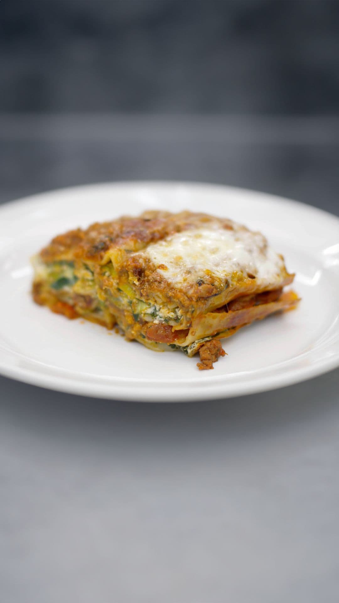 Lasagne met lamsgehakt, prei, spinazie en ricotta