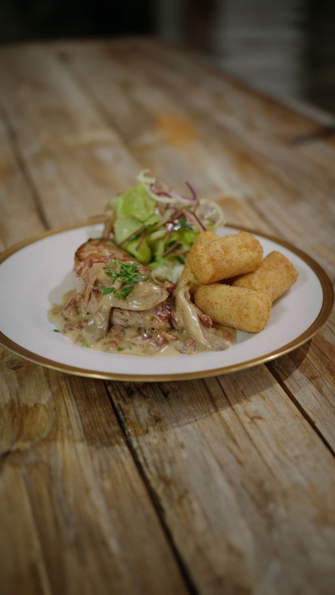 Kalfsoester met oesterzwammen en kroketten