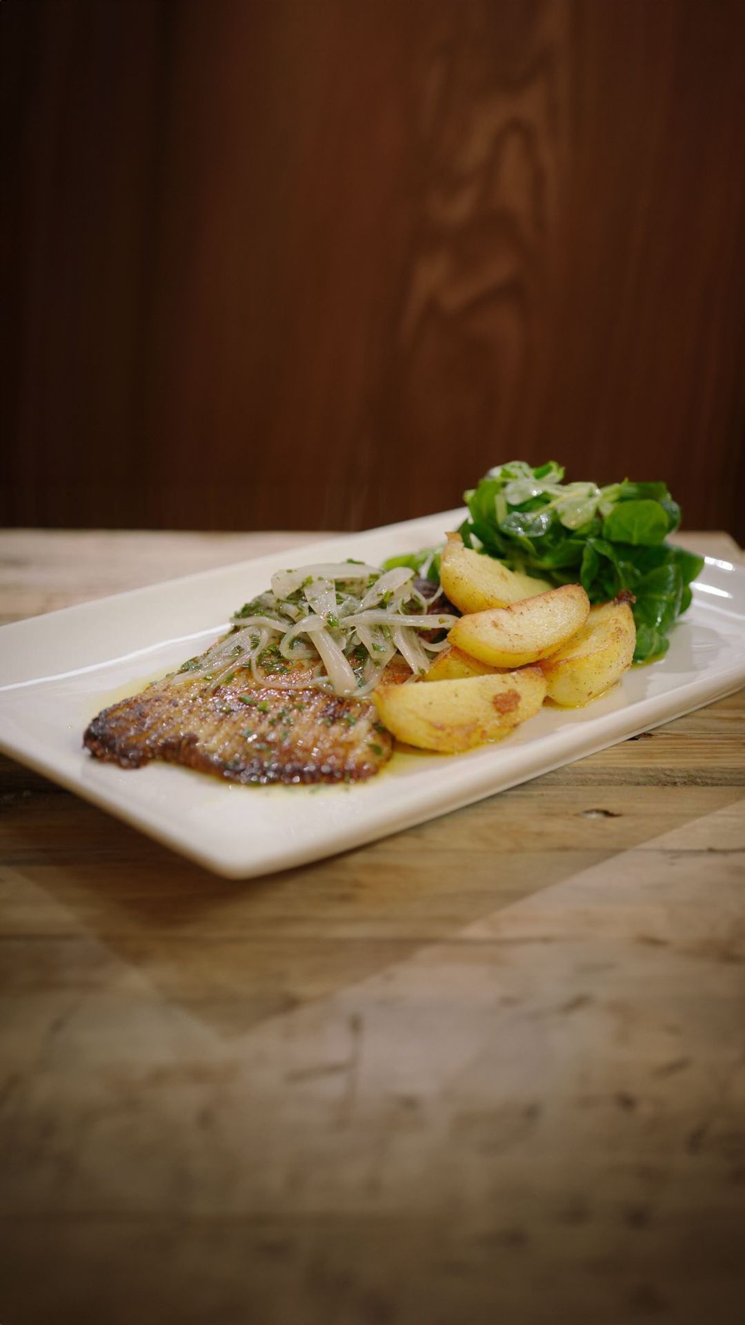 Rog met sjalottenvinaigrette en aardappelen