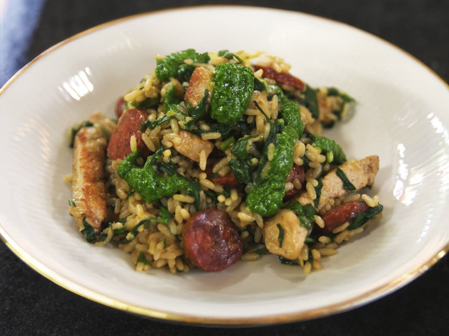 Varkensreepjes met rijst en peterseliepesto