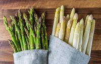 Wat is het verschil tussen witte asperges en groene asperges? (thumbnail)